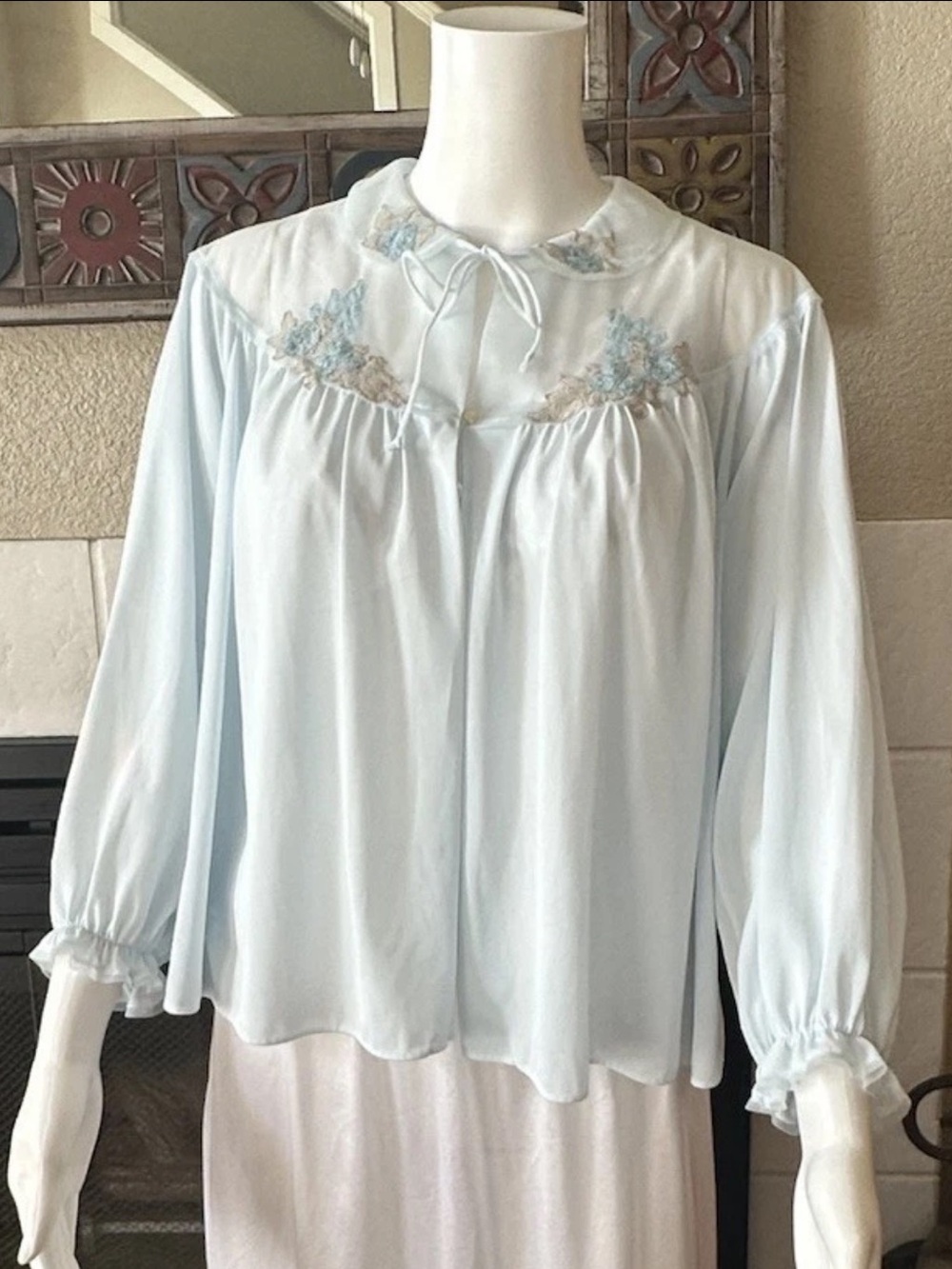 VTG Van Raatle Peignoir Blue Med Petal Skin Nylon Bed Jacket CottageCore